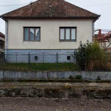 Продам будинок у с. Берегуйфалу, недалеко від м. Берегове.