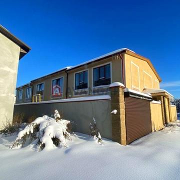 Продається затишний таунхаус у с. Святопетровське