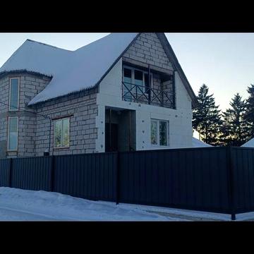 Будинок з цокольним поверхом, єОселя