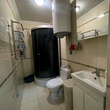 Здається 2 кім квартира район центр