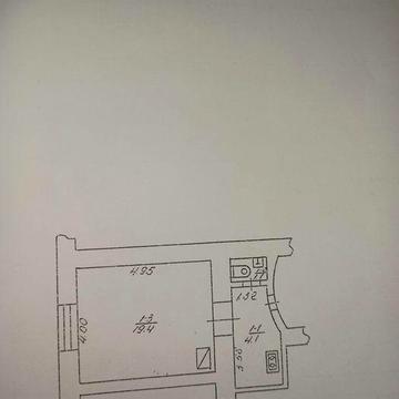 Продам квартиру Центр .перший поверх  плюс підвал