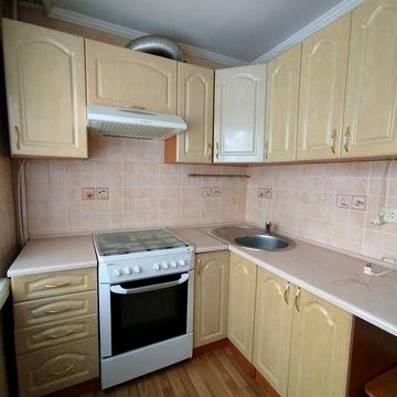 2 кімнатна київка, 2 поверх, район Формаркету