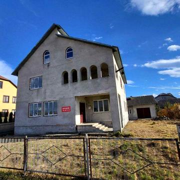 ВІД ВЛАСНИКА! Продаж 2 поверхового будинку з літньою кухнею, гаражем т