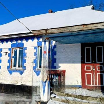 Продаж будинку з чудовим розташуванням та мальовничою ділянкою