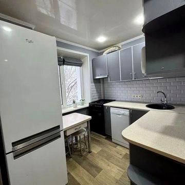 Продам 2х ком. кв-ру на Правом берегу, ул. Рельефная 3/5