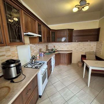 1к новобудова вул.Коновальця, р-н базарчика