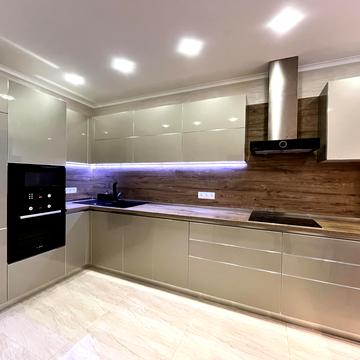 Полтавська вул., 10