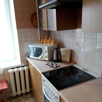 Оренда 2кімн вул Симоненка 49/28/8.5 кв м 4/14ц ремонт 14т гривень