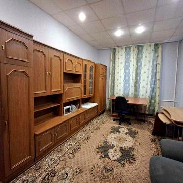 Оренда 2к квартири, вул. І. Світличного 8, ГАЗ, тепло, 1 поверх