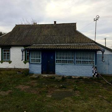 Продам житловий будинок в центрі населеного пункту (с. Єрчики)