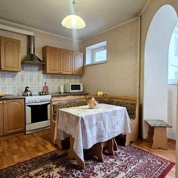 Продам 2 к квартиру на Лівобережному 3