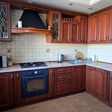 Здам в оренду чотирьохкімнатну квартиру.