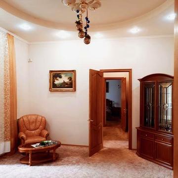 3 ком.,Дм.Яворницкого 69 , 100 м2,красивый ремонт,2 этаж, ЦЕНТР города