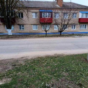 Продається 2-кімнатна квартира у центрі міста, 1-й поверх, без балкону