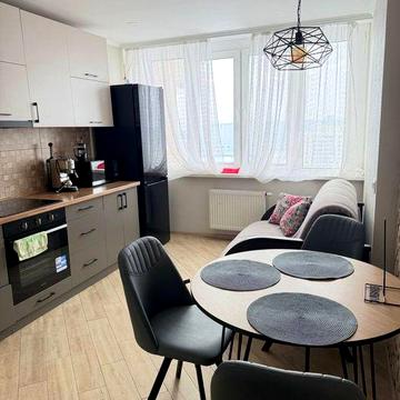 Здається 1к С.Крушельницької  15В будинку з генератором