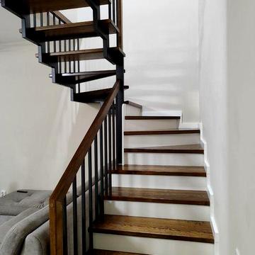 Здаєтесь таунхаус провулок весняний