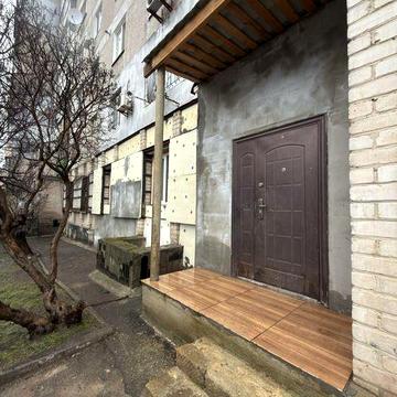 Продам великогабаритну 1-кімнатну квартиру з окремим входом | 48 м2