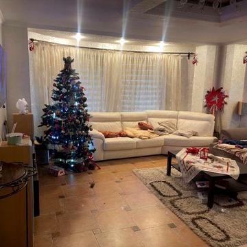 Продаж будинку , Чеврениця