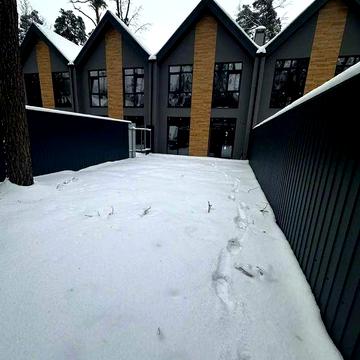 Таунхаус  поряд з парком. Центральні комунікації. Газ