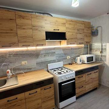 Сдам трехкомнатную квартиру на Репина!!