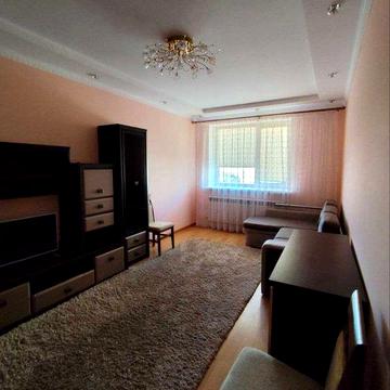 Простора 2-к квартира в обжитій новобудові поруч з Обласною лікарнею