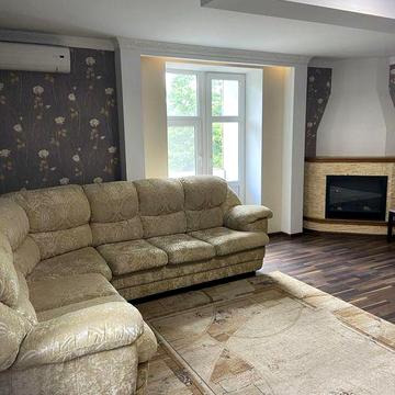 Продам 3-кімнатну квартиру 82.5 м2 на 4 поверсі цегляного будинку