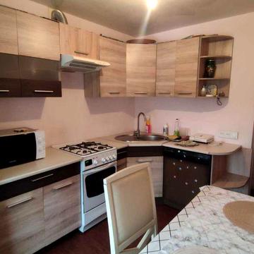 Пропонується до оренди трикімнатна квартира по вул. Кравчука