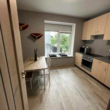 1 кім, вул. Кам"янська 123, 35 м2 , біля метро