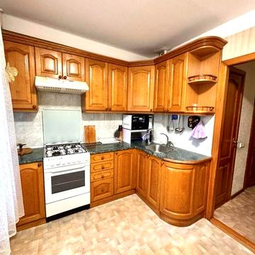 Продается 3 ком кв в Осипенковском р-не по ул Академика Александрова