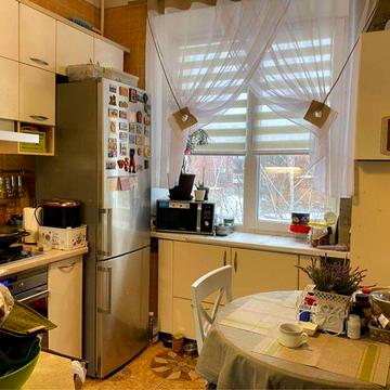 Продам 3х. кімнатну квартиру (Сталінка) в Центрі.