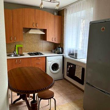 Здам 2 кімнатну квартиру в центрі міста