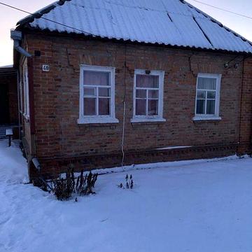 Дом на процовке, недалеко от реки.