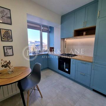 Велика Васильківська вул. (Червоноармійська), 145/1