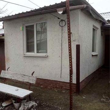 Продам світлу та теплу 1/2 будинку ,в районі Основа Od4