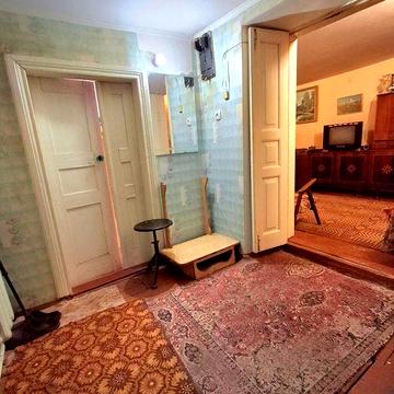 У продажу 3к.будинок ,гараж,р-н автовокзал.