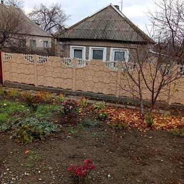 Продам два будинки в одному дворі! Вільнянськ.