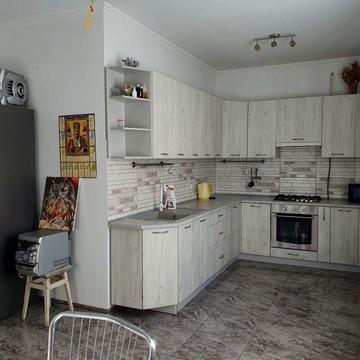 Продається будинок, Роша