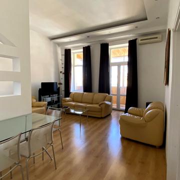 Антоновича вул. (Горького), 24