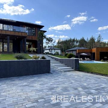 Квітнева вул.