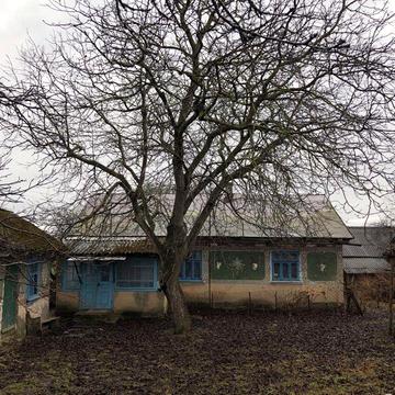 Продам будинок з земельною ділянкою в с. Боратин Дубенського р-ну.