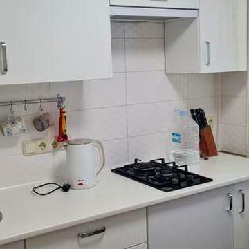 Довгострокова оренда 1-кімн. кв. біля метро Дорогожичі