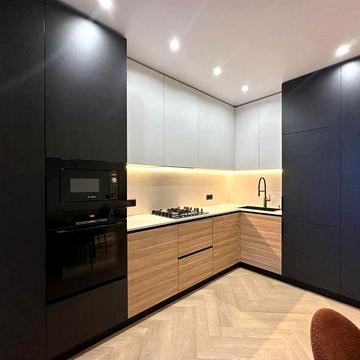 Укомплектована півторачка на березі міського озера ЖК Міленіум