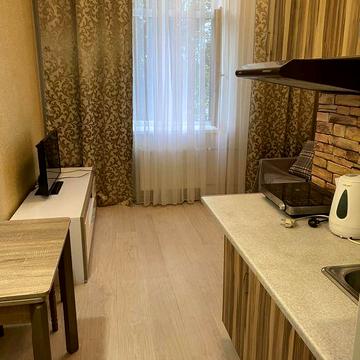 Сдам Гостинку 10 мин до метро Защ Украины или Спортивная