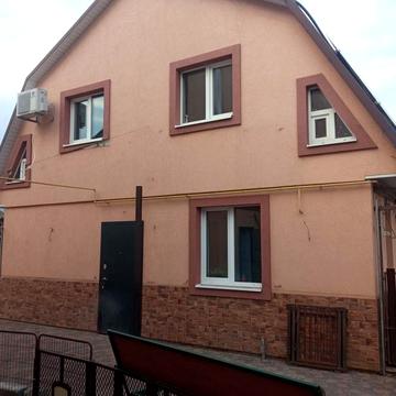 Два будинки для великої, дружньої родини від власника