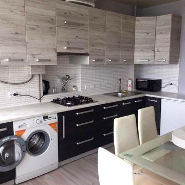 Однокімнатна квартира  вул.Роксолани.Комунальні включено.Є кондиціонер