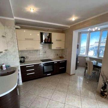 Продам двухкомнатрую квартиру в Радужном