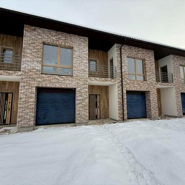 Продається Таунхаус з гаражем та земельною ділянкою вул.Коновальця