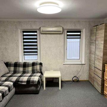 Частина будинку інститут звязку 28 м.кв з гаражем і альтанкою