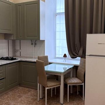 Заньковецької вул., 3/1