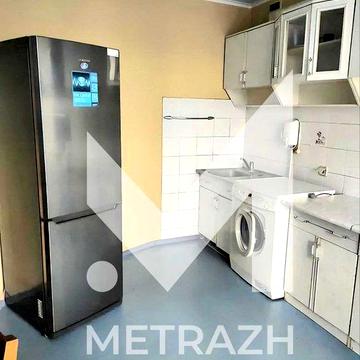 Продам 2-кім кв 62 м² — метро «Захисників України», цегляний будинок